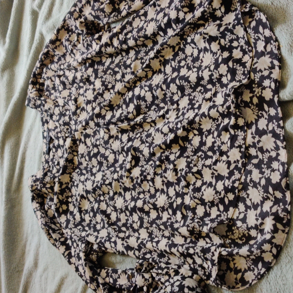Zac & Rachel V Neck Top